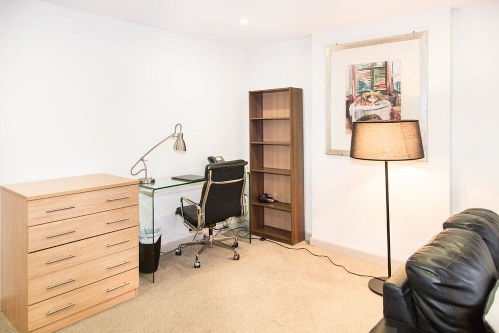 undefined Goodenough College 10