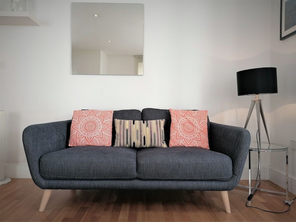 Still Life Tower Hill Executive Executive Apartment, 1 Bedroom, City View 6