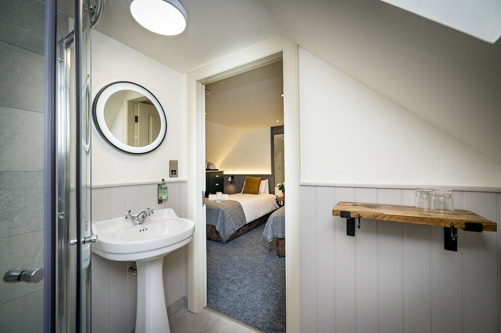 The Loch Ness Inn Twin Room 8