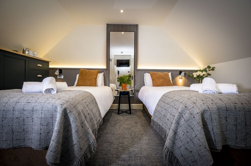 The Loch Ness Inn Twin Room 3