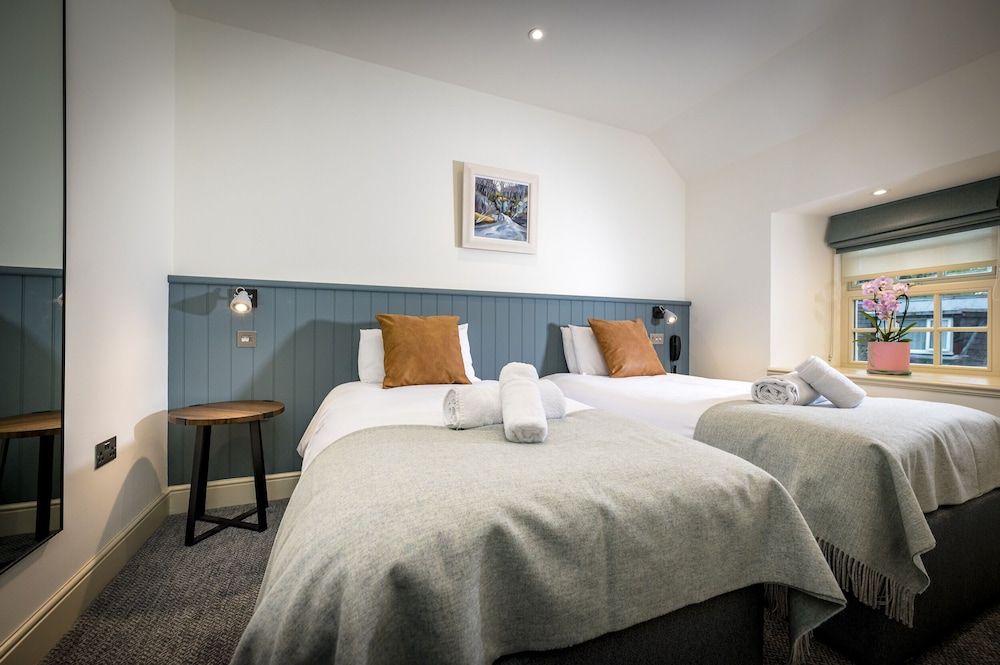 undefined The Loch Ness Inn 8