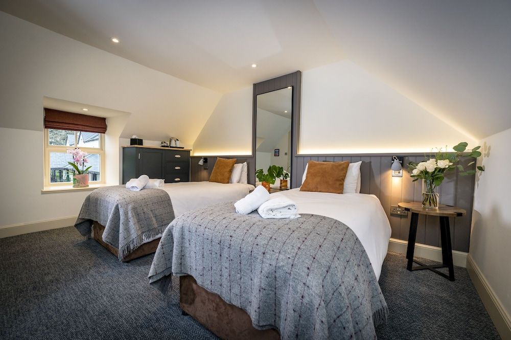 The Loch Ness Inn Twin Room 2