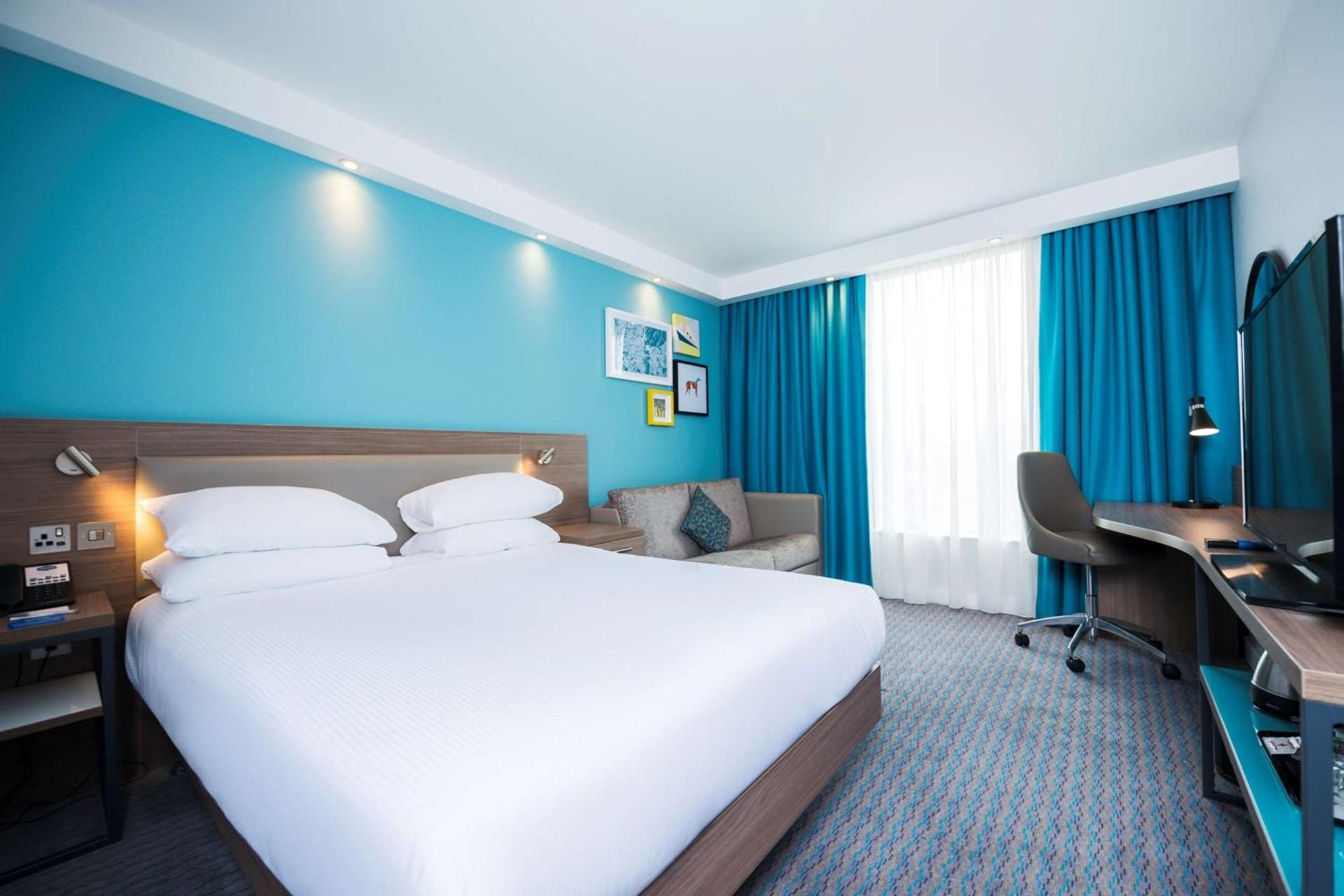 undefined Hampton by Hilton Belfast City Centre 5