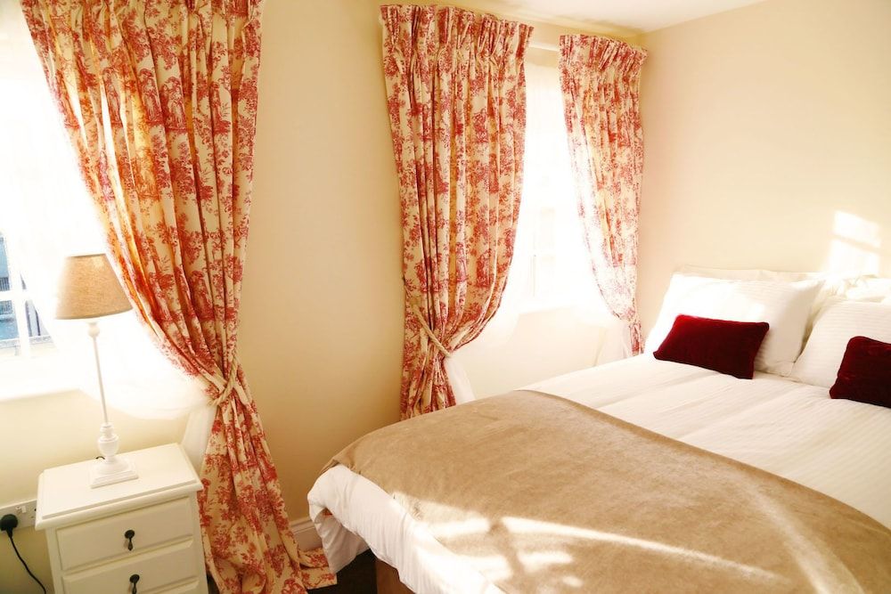 Number 8 The Townhouse Family Triple Room 3