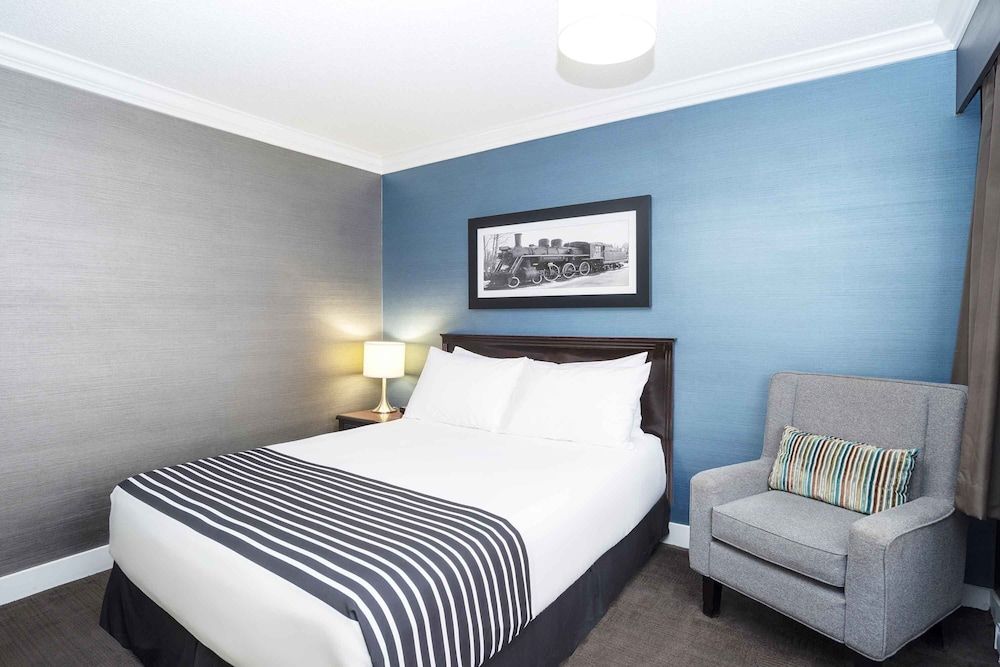 Standard Room, 1 Queen Bed