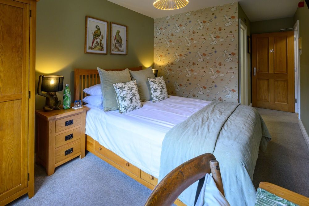 Darwin's Townhouse Double Room, Ensuite (Garden Room) 2