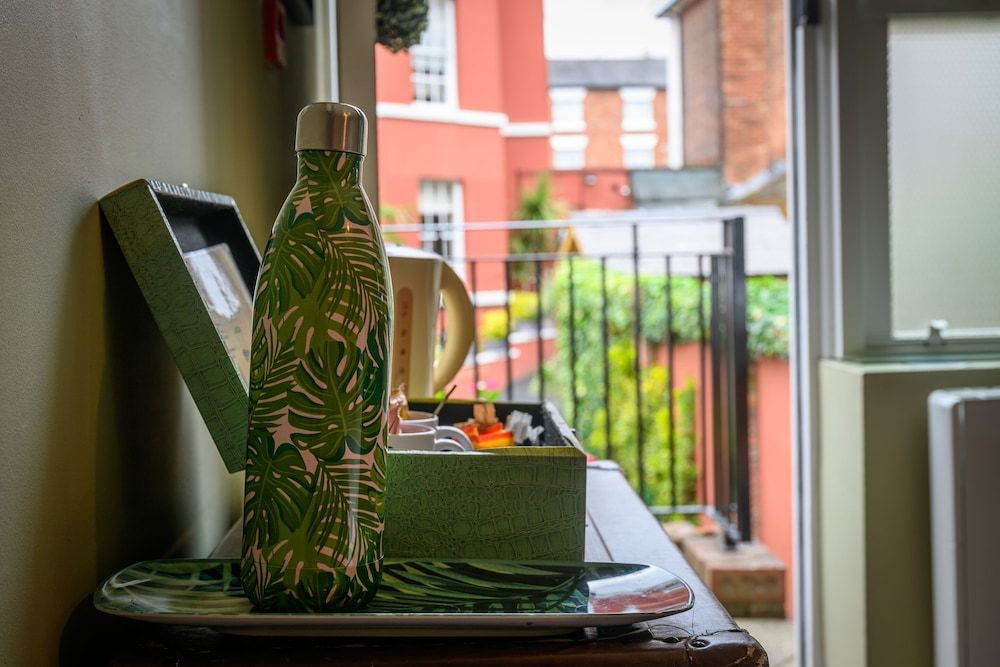 Darwin's Townhouse Double Room, Ensuite (Garden Room) 5