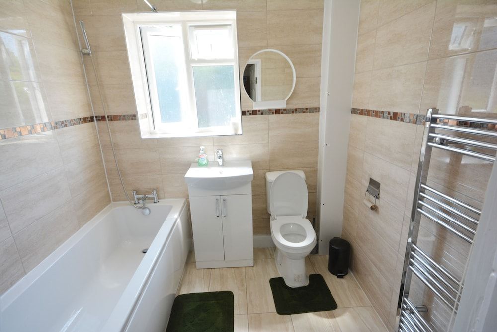 London Luxury 7 Bedroom Holiday Let Luxury House, Multiple Bedrooms 7