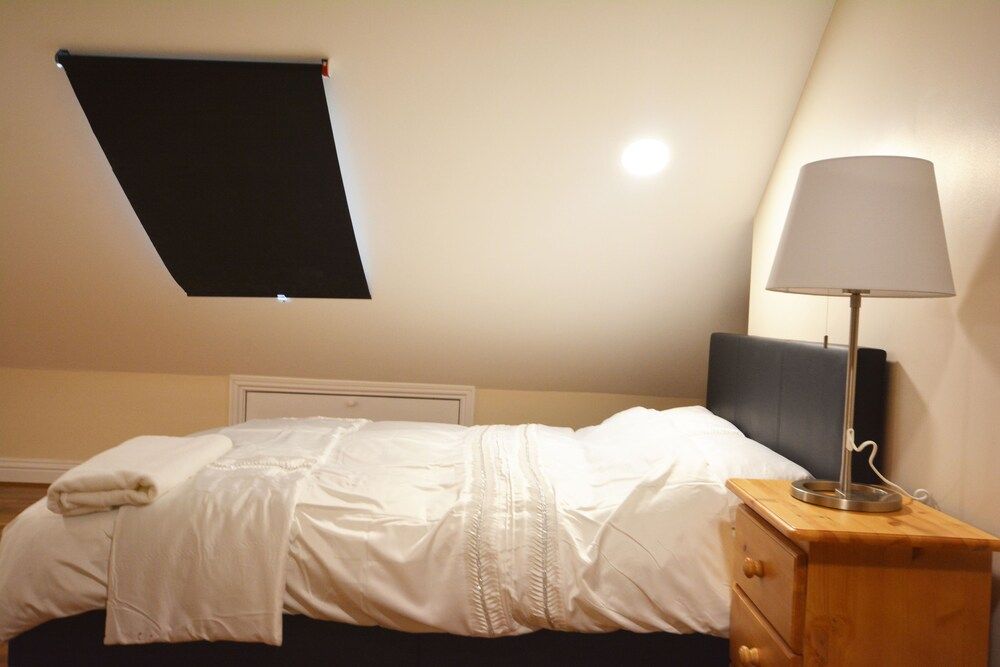 London Luxury 7 Bedroom Holiday Let Luxury House, 6 Bedrooms 7