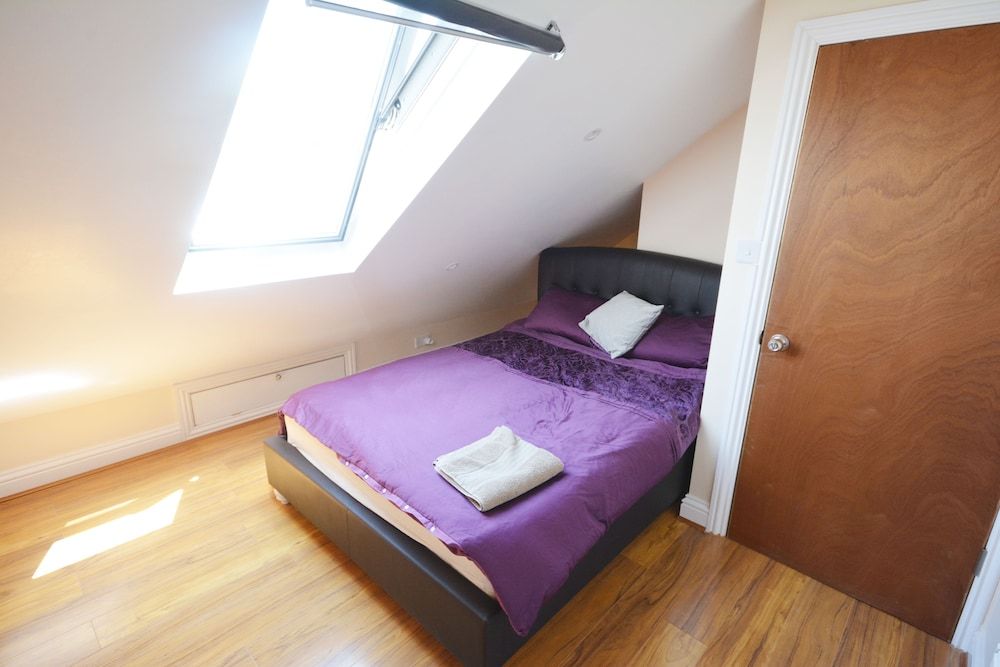 London Luxury 7 Bedroom Holiday Let Luxury House, Multiple Bedrooms 3