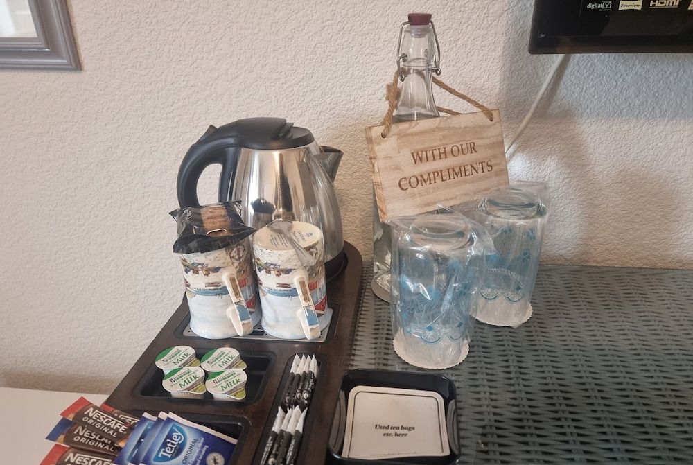 St Leonards Guest House Twin Room, Ensuite 11