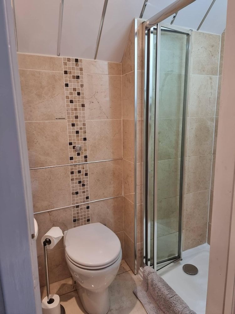 St Leonards Guest House Twin Room, Ensuite 6