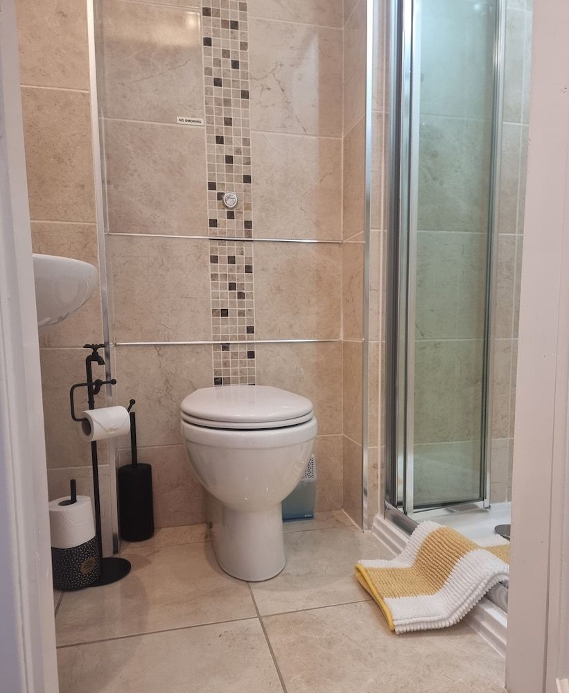 St Leonards Guest House Twin Room, Ensuite 7