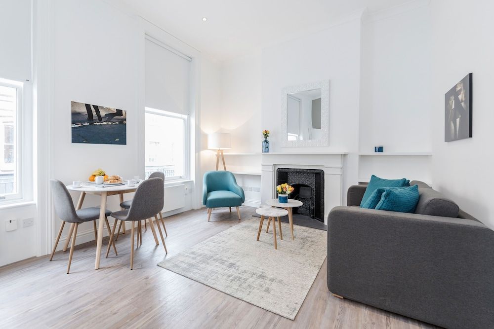 undefined Soho Apartments by BaseToGo 3