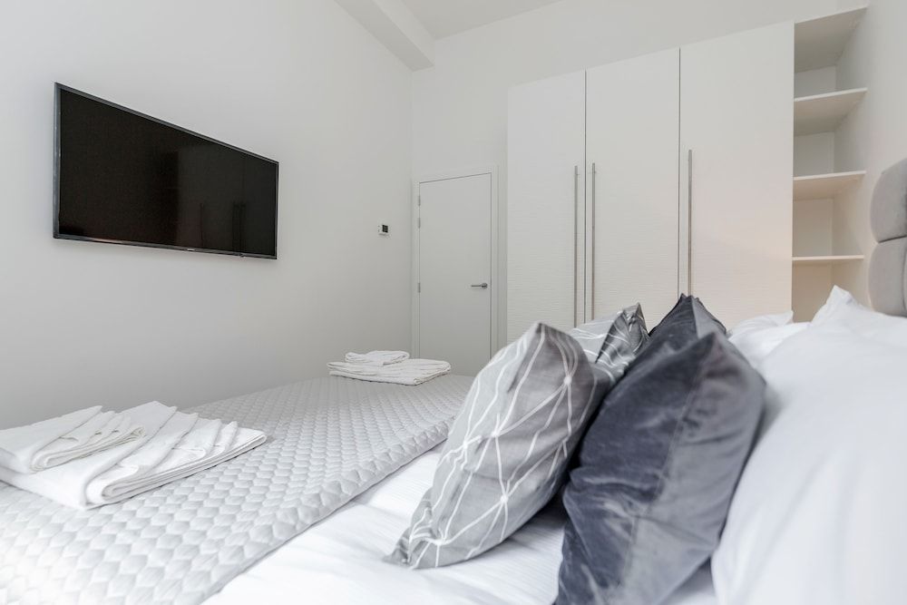 undefined Soho Apartments by BaseToGo 4