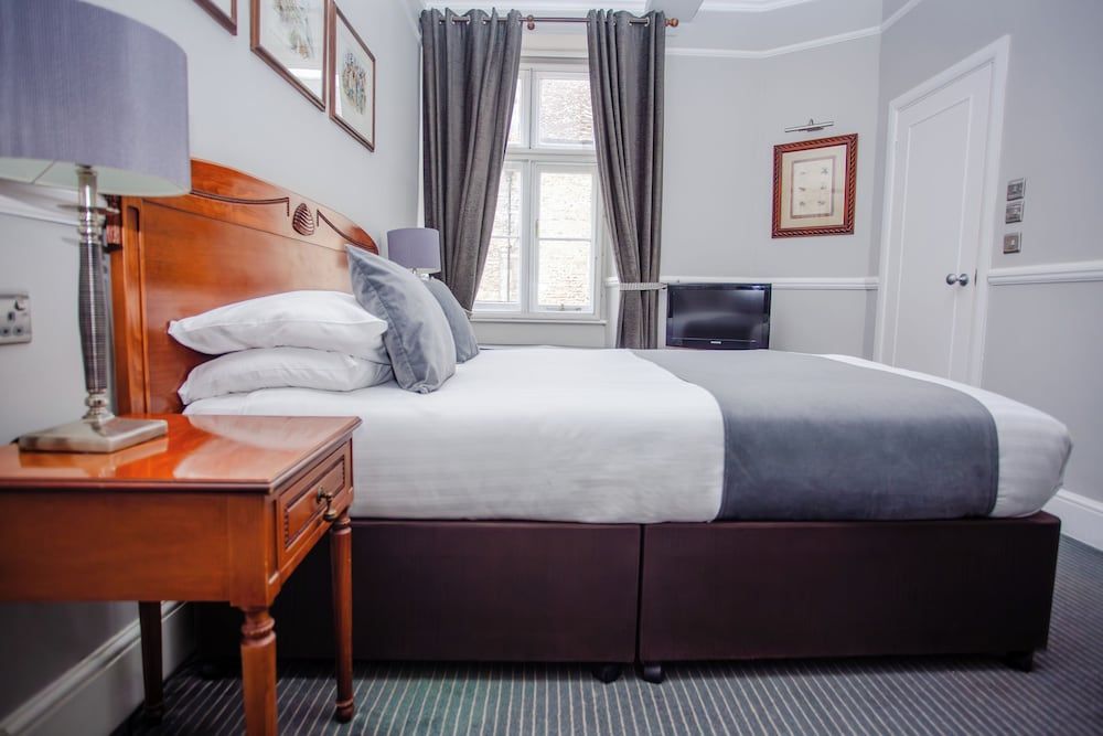 The Snooty Fox Classic Double Room 3