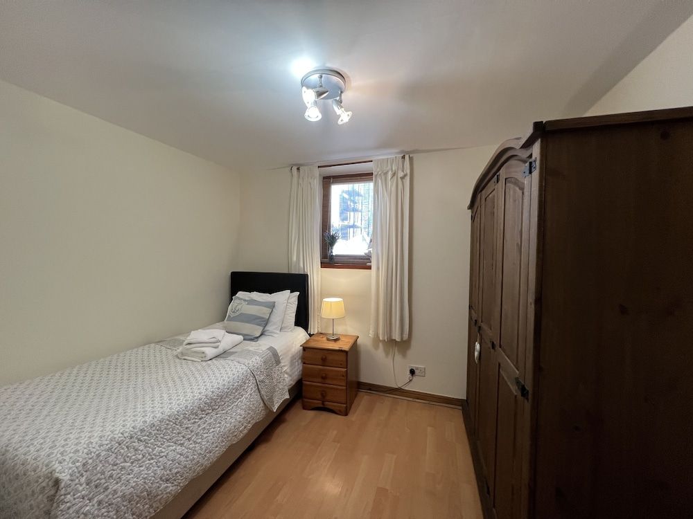 The Anchor Hotel Apartment, Ground Floor 3