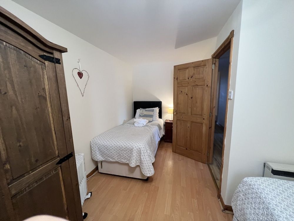 The Anchor Hotel Apartment, Ground Floor 4