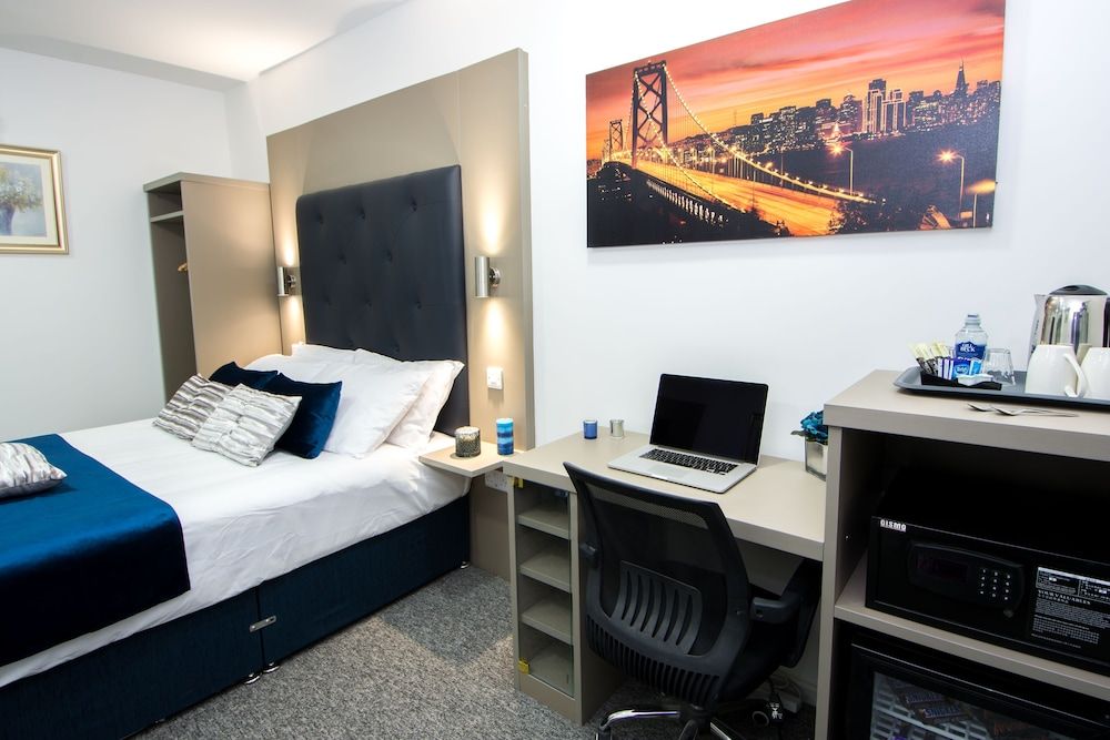 Abbey Hotel by Trivelles Double Room 3