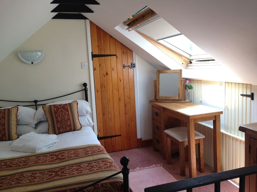 undefined Devonshire House 3