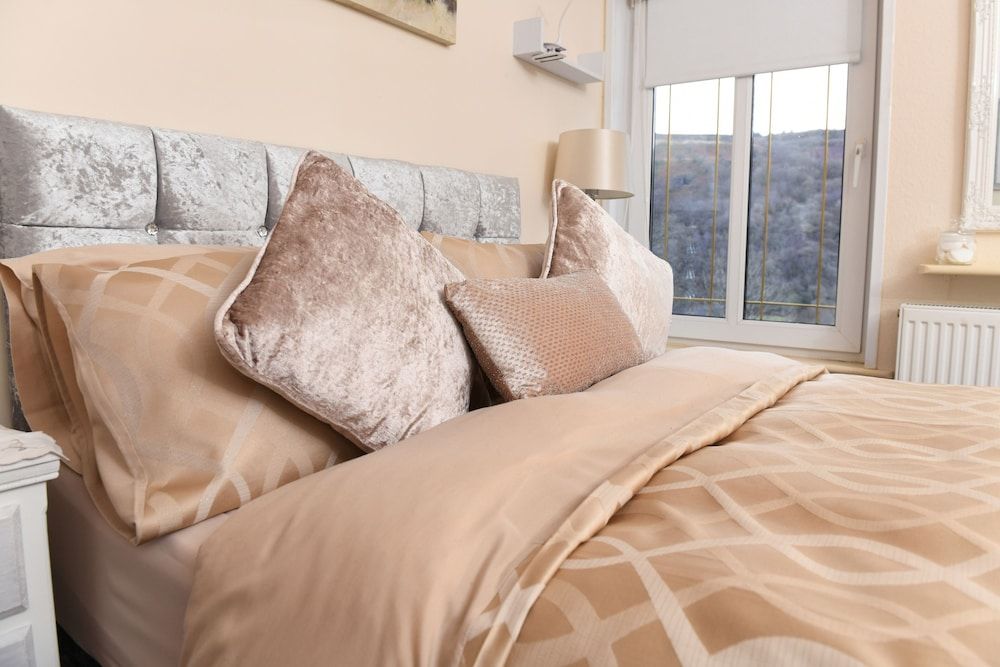 Cilbrwyn Countryside Retreat Superior Double Room 2