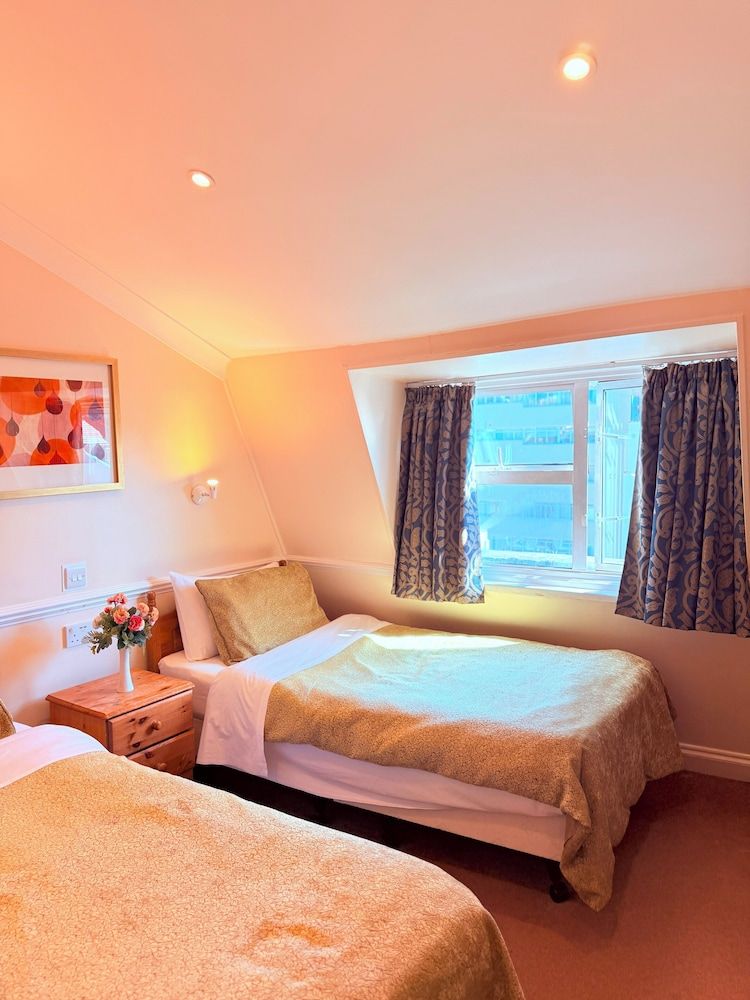 Europa House Hotel Standard Twin Room 10