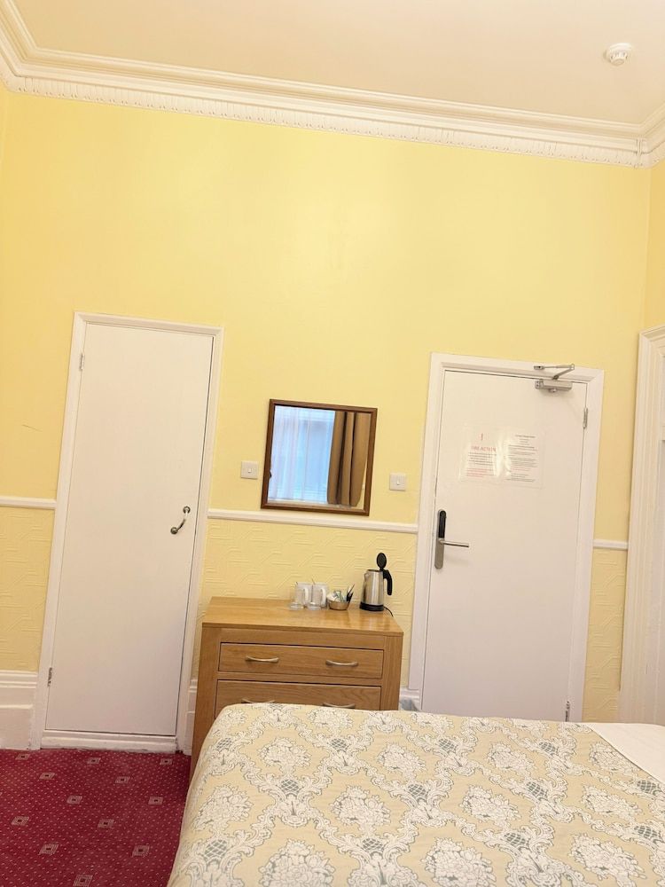 Europa House Hotel Standard Twin Room 6