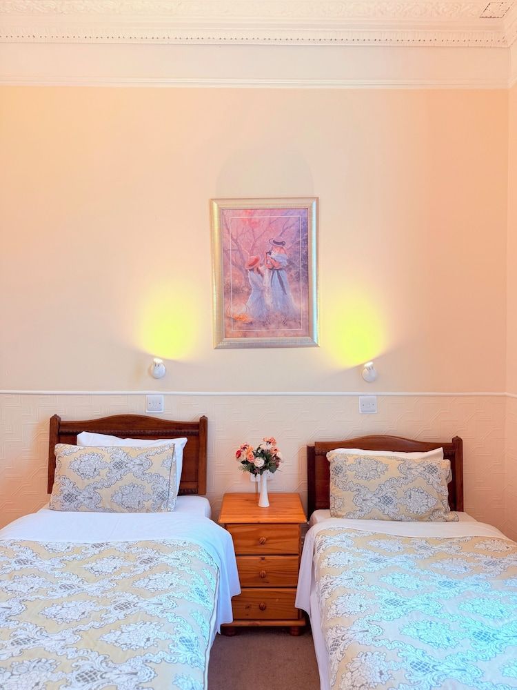 Europa House Hotel Standard Twin Room 9