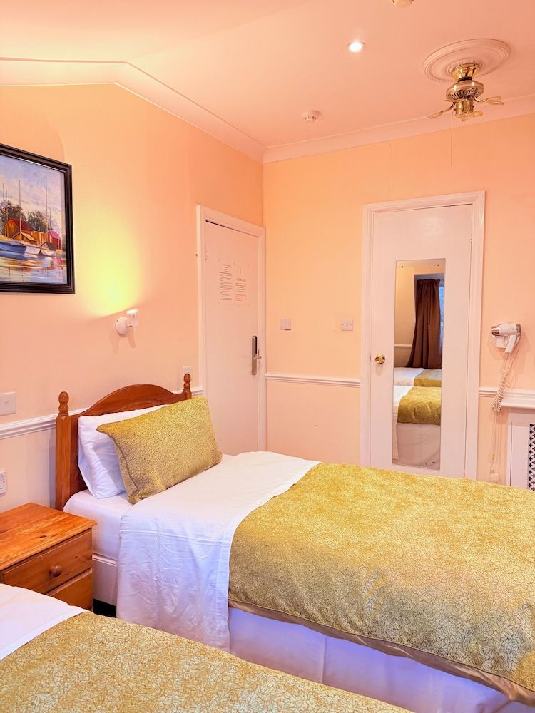 Europa House Hotel Standard Twin Room 2