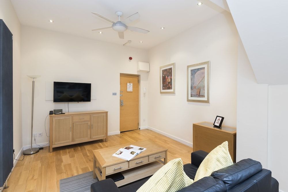 undefined St Paul's by Excel Apartments 8