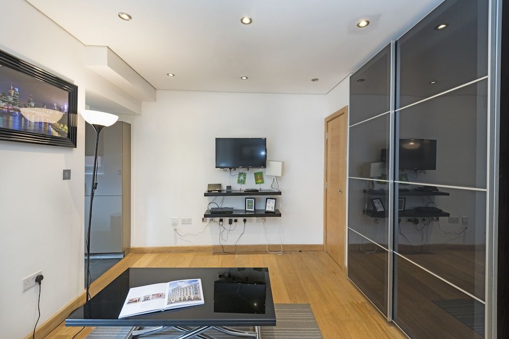 undefined St Paul's by Excel Apartments 10