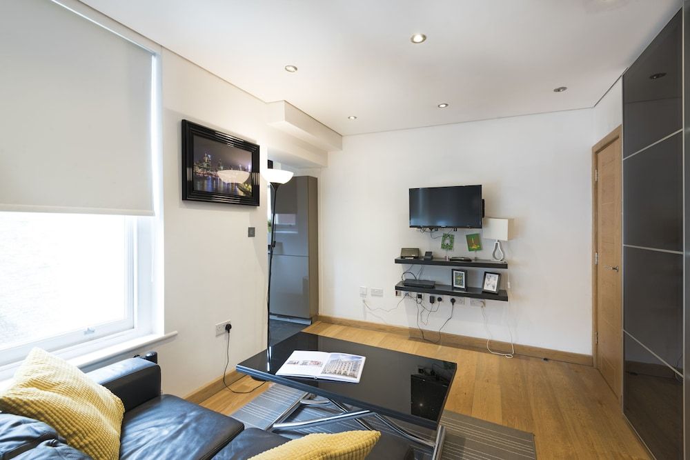 undefined St Paul's by Excel Apartments 9