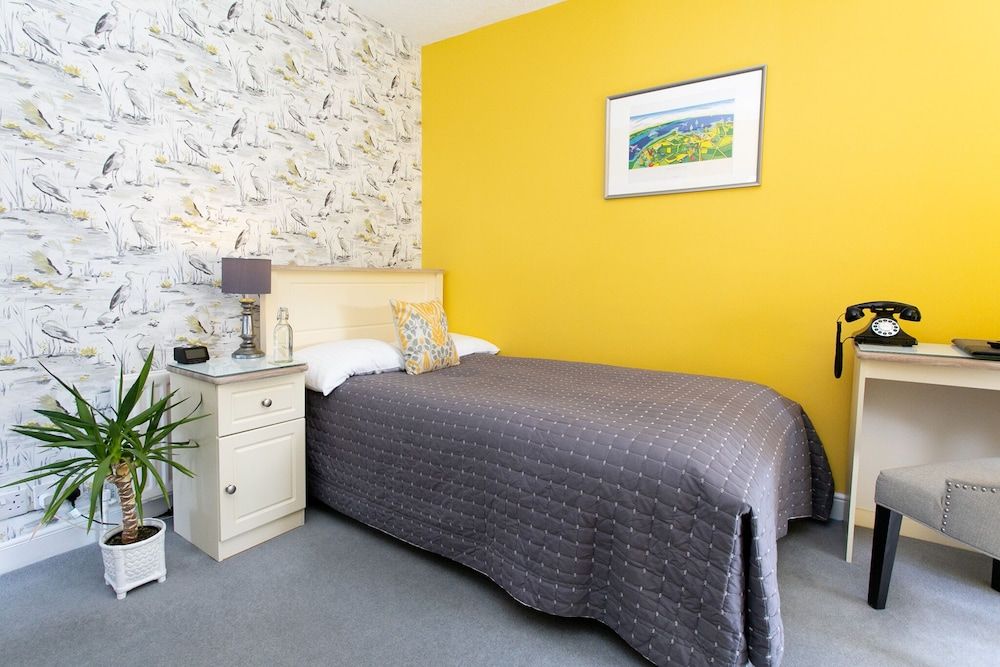 Shelleven House Single Room, Ensuite 3