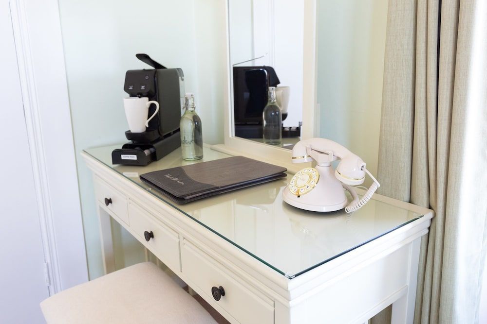 Shelleven House Deluxe Room, Ensuite, Sea View 2