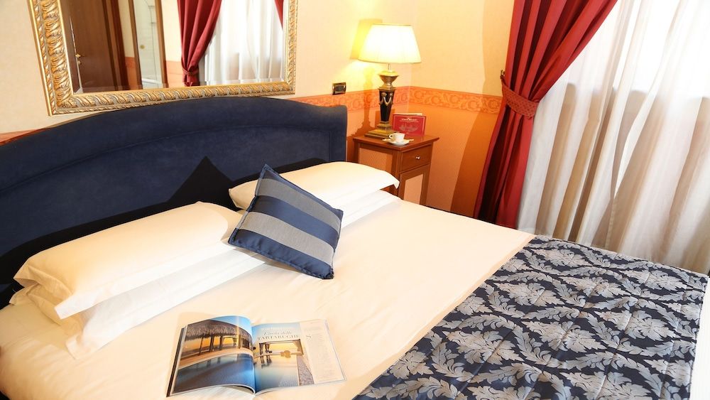 Antico Palazzo Rospigliosi Classic Double Room 2