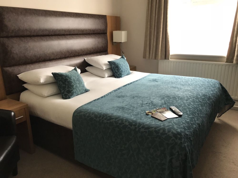 The Links Country Park Hotel Superior Double Room 2