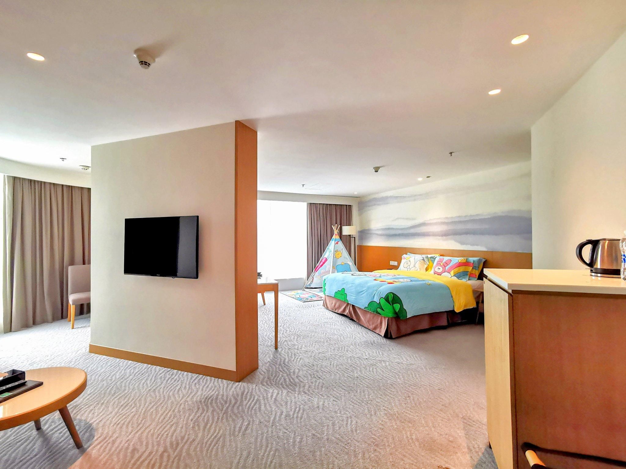 1 King Junior Suite Kids Theme