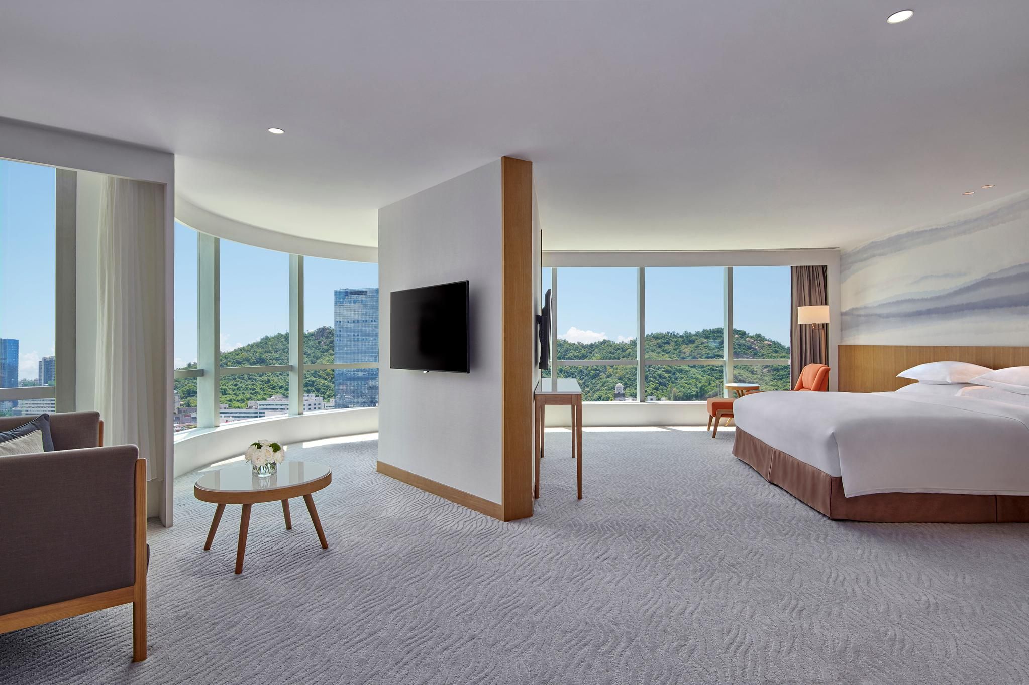 1 King Junior Suite Smoking