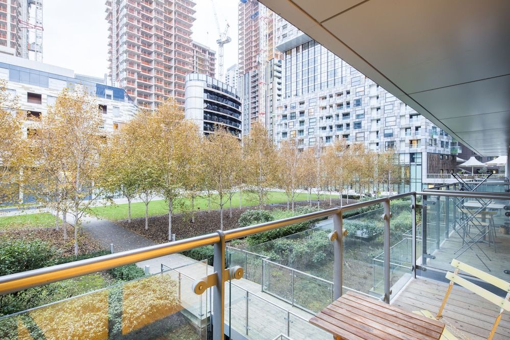 undefined Modern Apt. in the Heart of Docklands 6