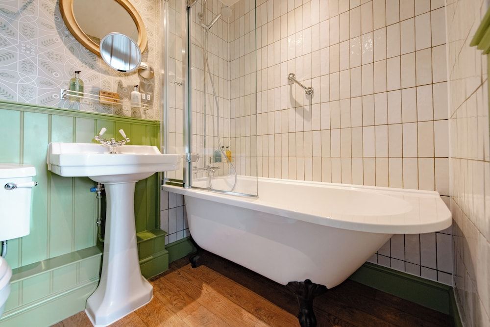 Manor House Hotel Cosy Double 6