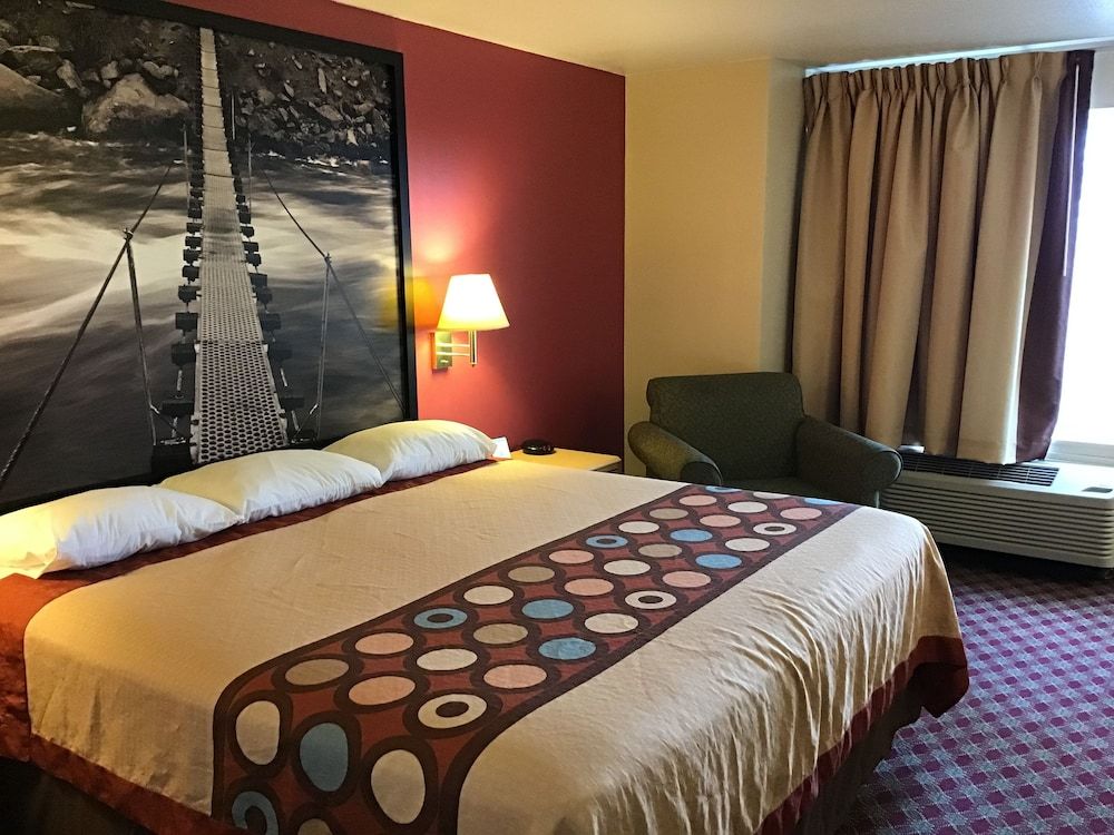 Standard Room, 1 King Bed