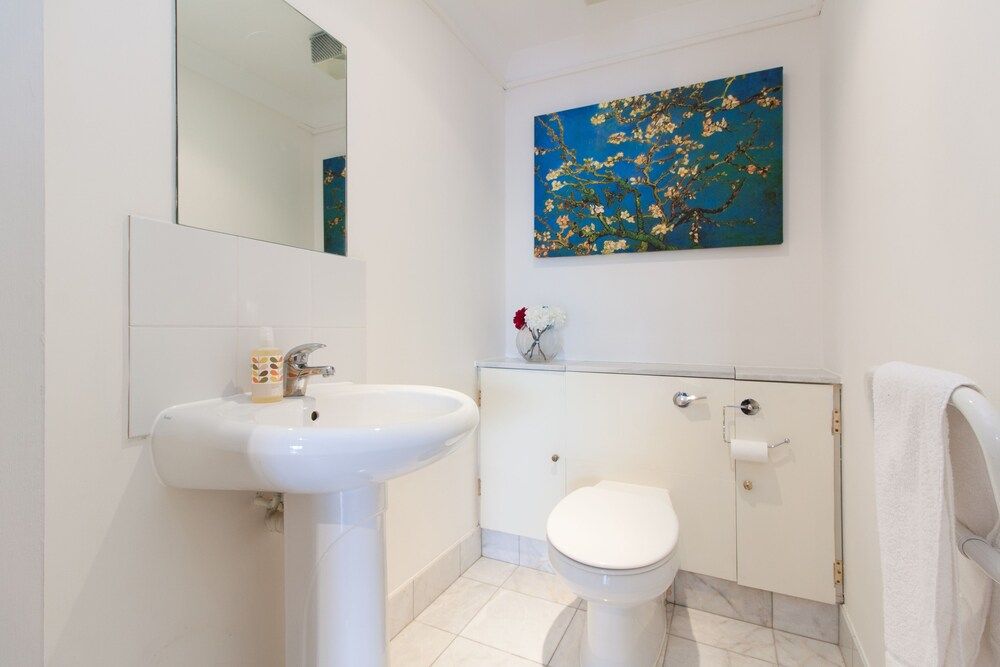 Canary Wharf Luxury River view apartment Exclusive Apartment, 2 Bedrooms, River View 21