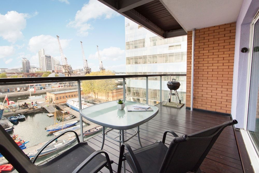 Canary Wharf Luxury River view apartment Exclusive Apartment, 2 Bedrooms, River View 16
