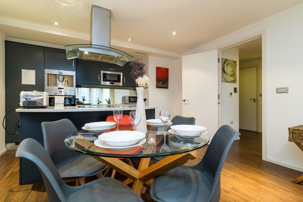 Austin David Apartments - Stylish Apartment, 2 Bedrooms 10