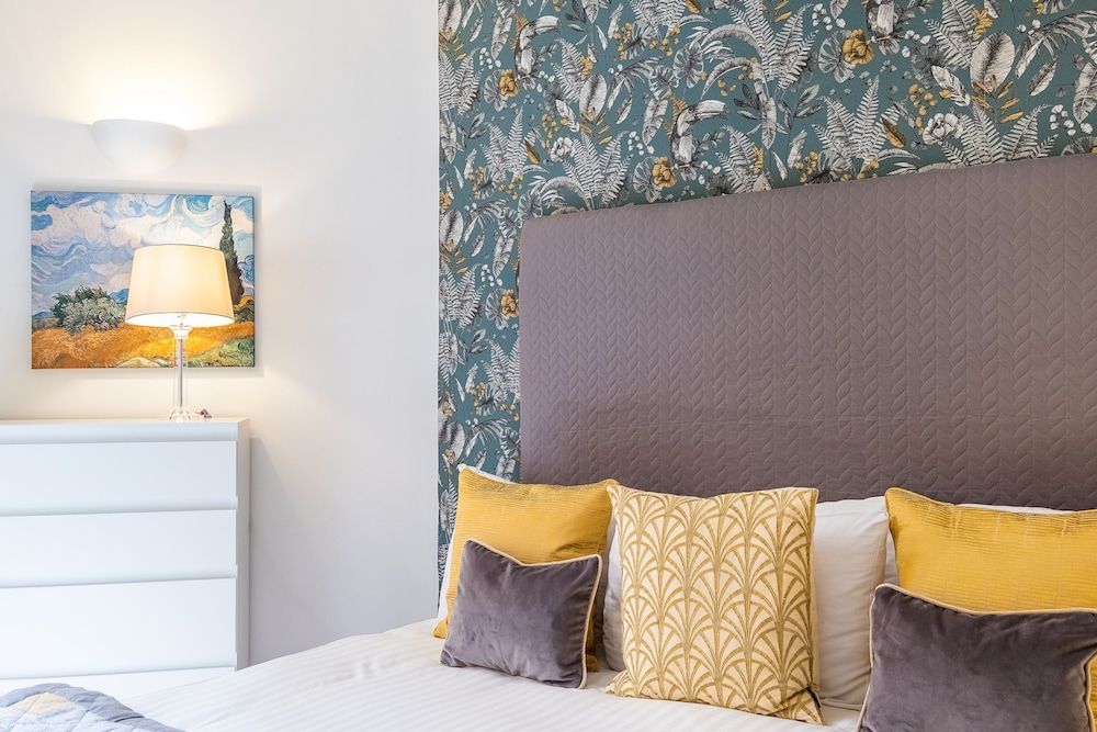 Point West Apartment, 2 Bedrooms 3