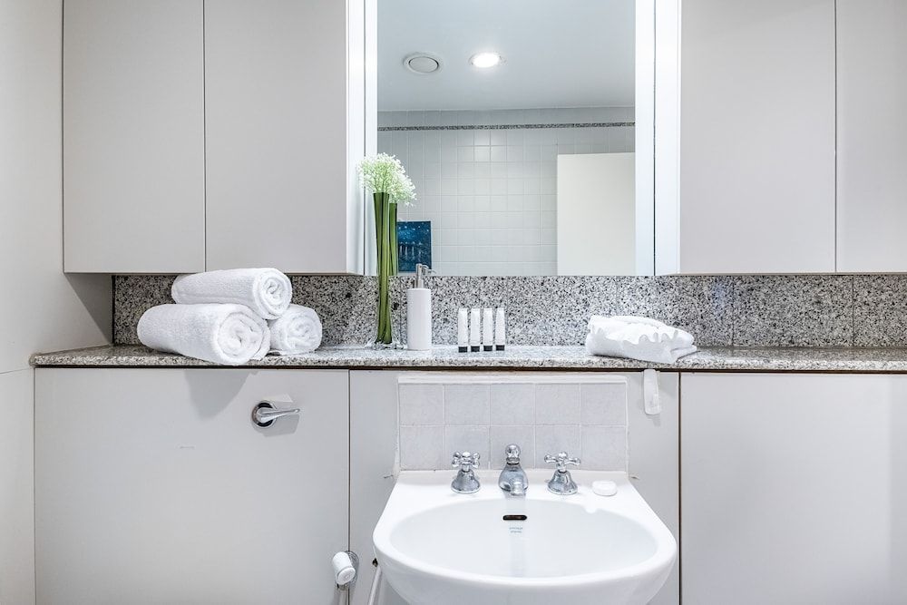 Point West Apartment, 2 Bedrooms 26