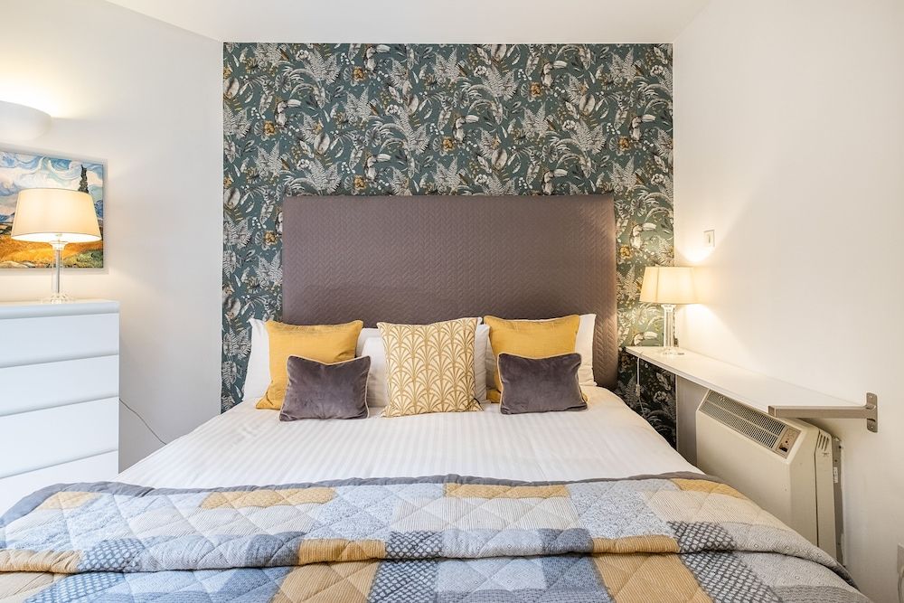 Point West Apartment, 2 Bedrooms 2