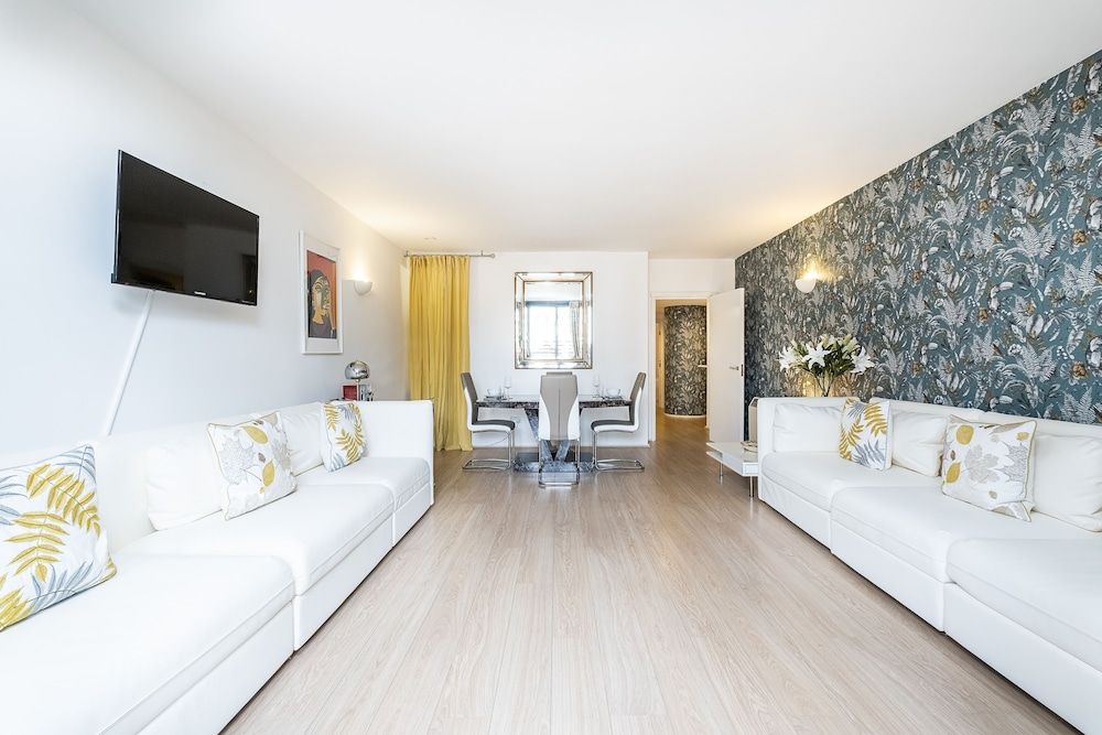 Point West Apartment, 2 Bedrooms 13