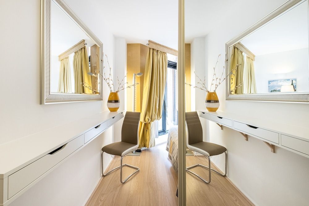 Point West Apartment, 2 Bedrooms 5