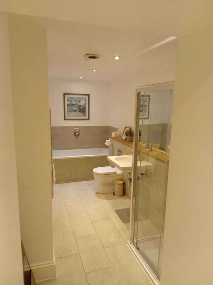 Exclusive Apartment, 2 Bedrooms (Private Entrance and Private Garden Areas)
